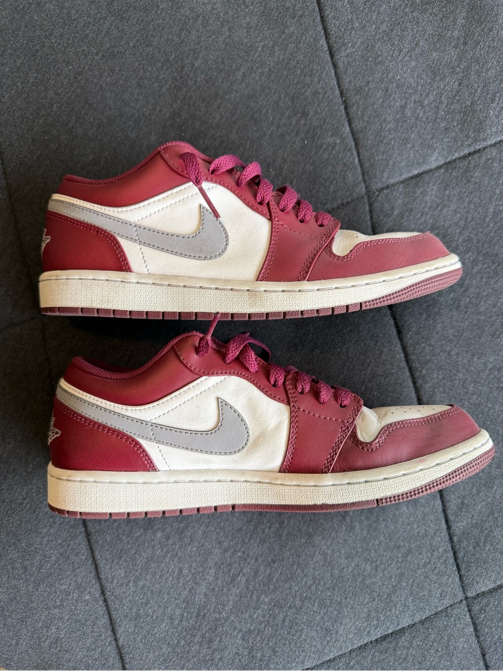 Nike Men’s 8.5 Low-Top Sneakers - Maroon, White & Gray